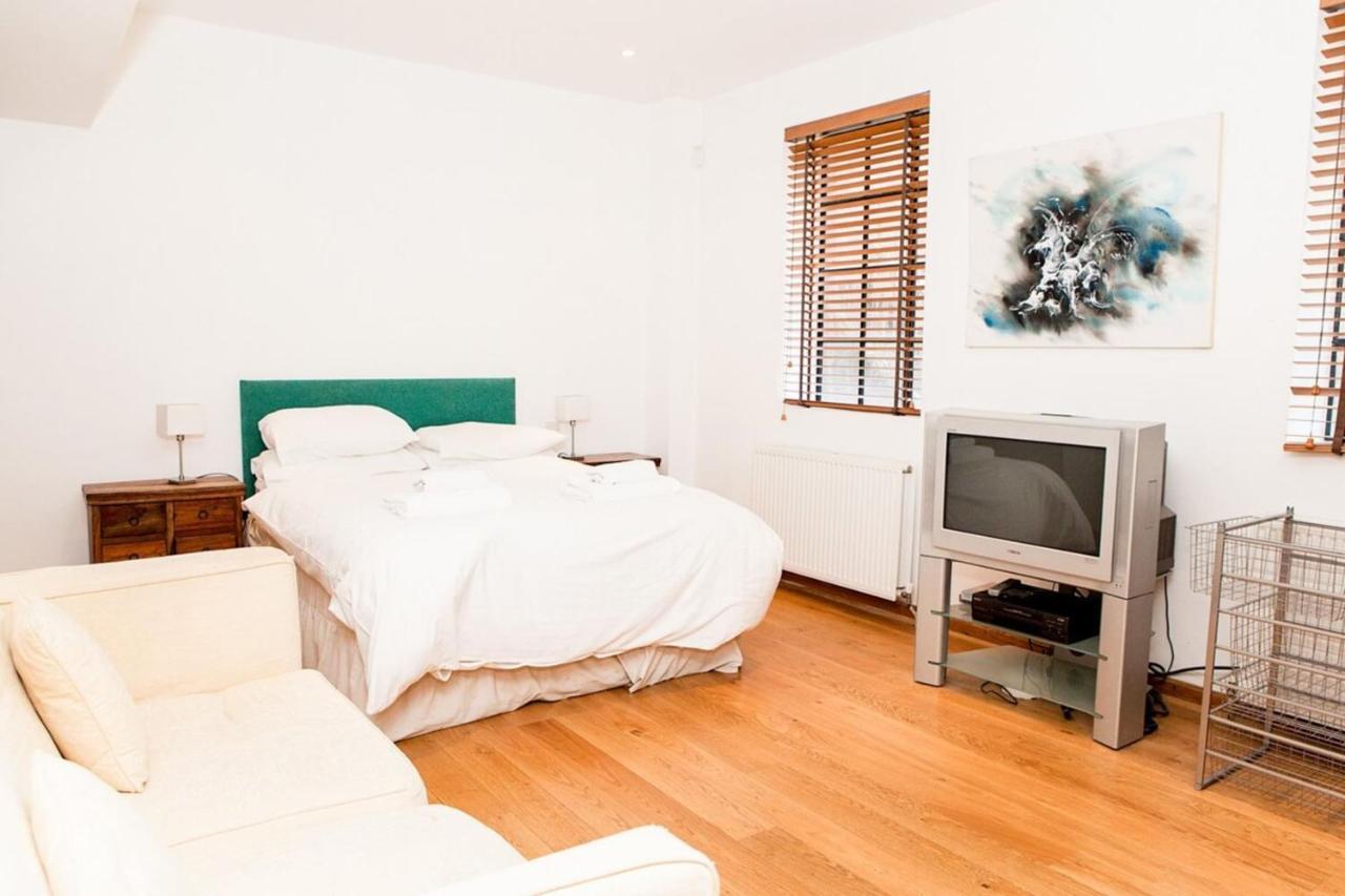 Spectacular 4-bedroom Close To Eye Apartament Londra