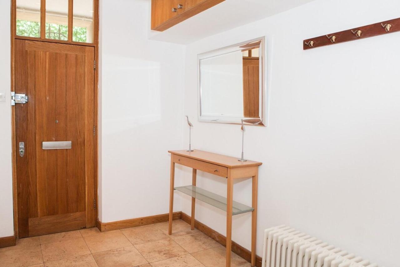 Spectacular 4-bedroom Close To Eye * Londra