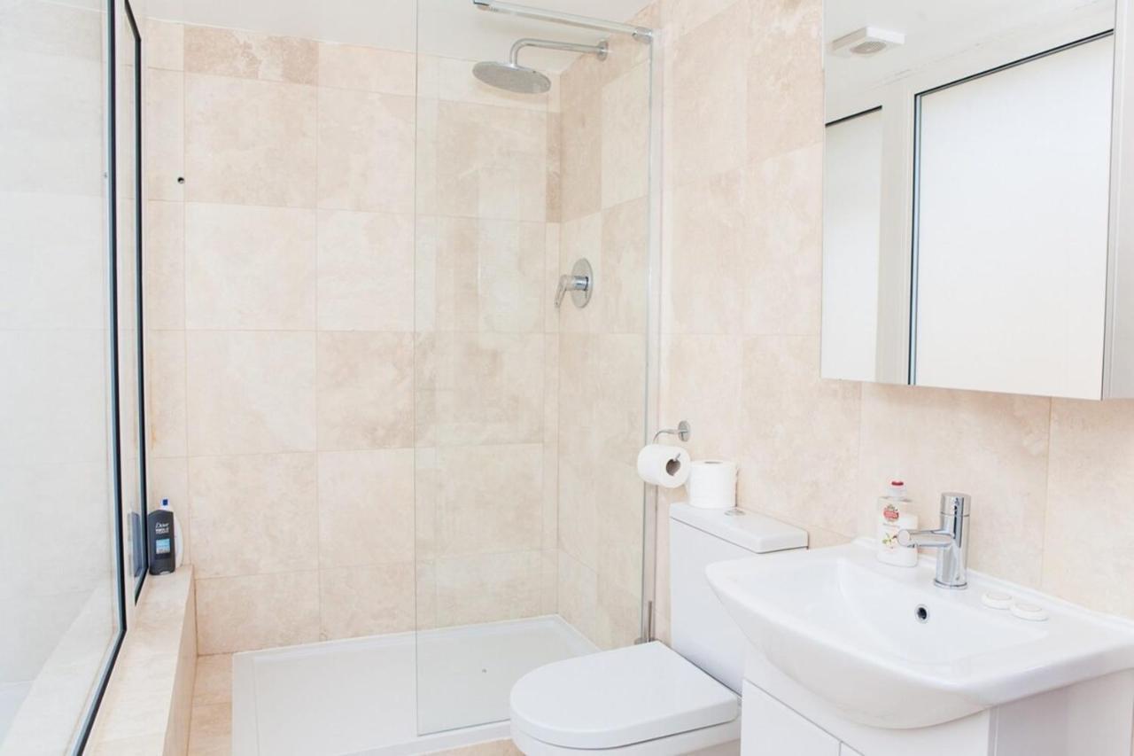 Apartament Spectacular 4-bedroom Close To Eye